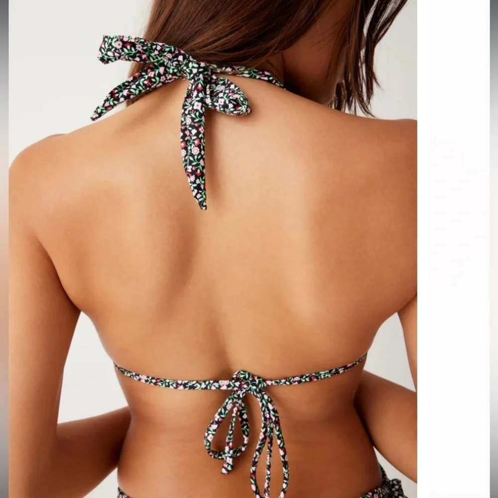 New! Frankie’s Bikinis Kealy triangle bikini top summer nights floral 4661